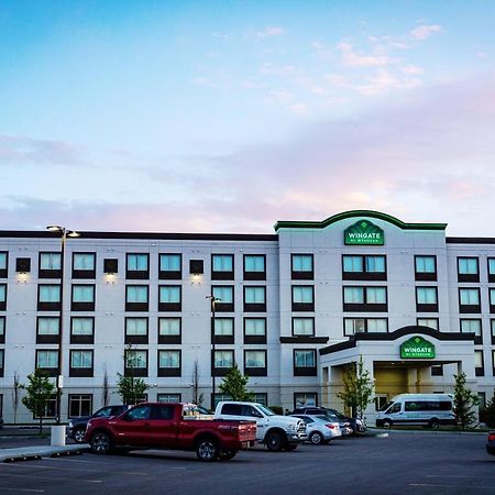 Wingate By Wyndham Calgary Airport Hotel Bagian luar foto