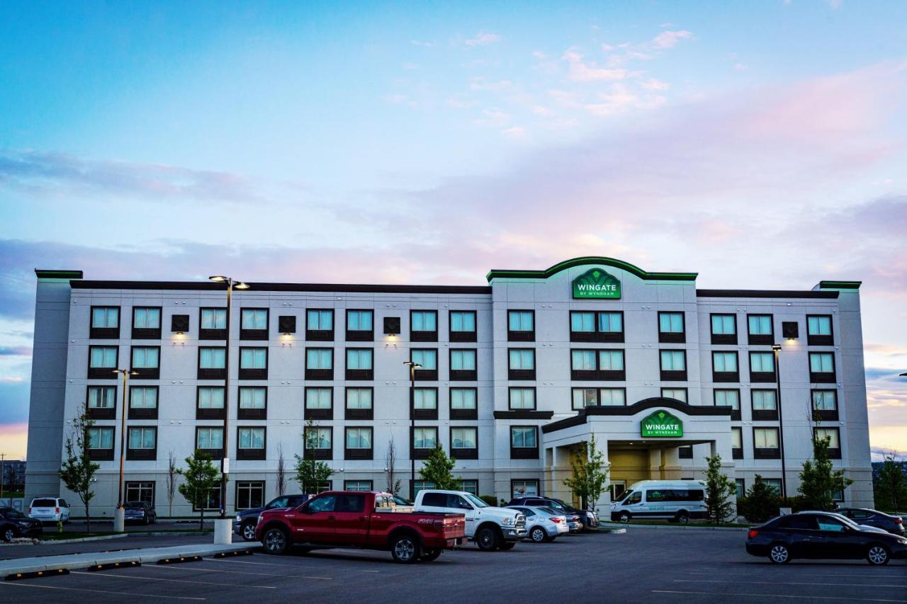 Wingate By Wyndham Calgary Airport Hotel Bagian luar foto