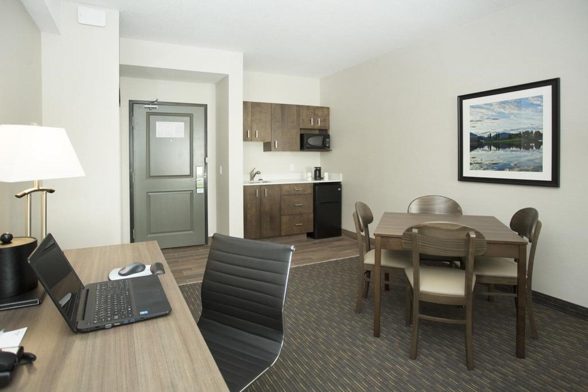 Wingate By Wyndham Calgary Airport Hotel Bagian luar foto