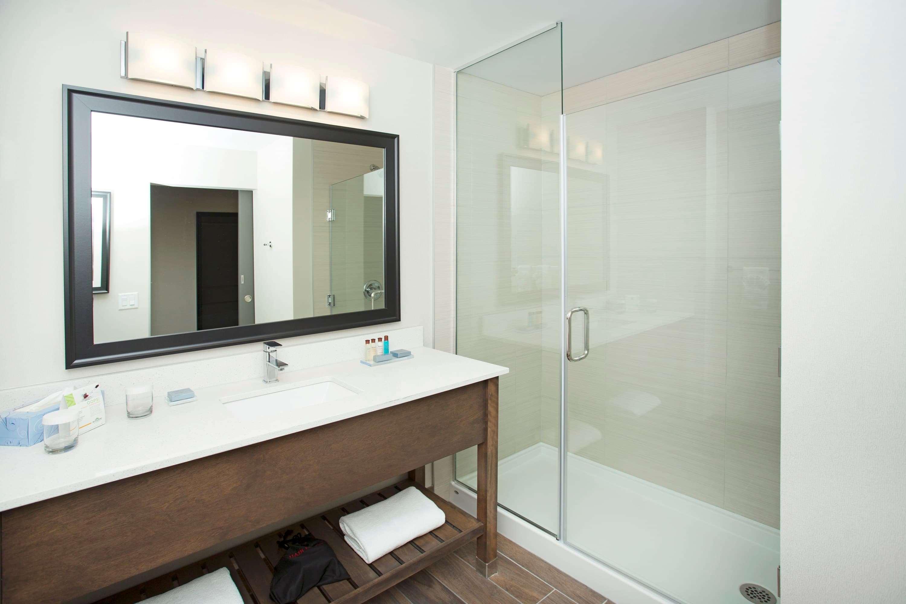Wingate By Wyndham Calgary Airport Hotel Bagian luar foto