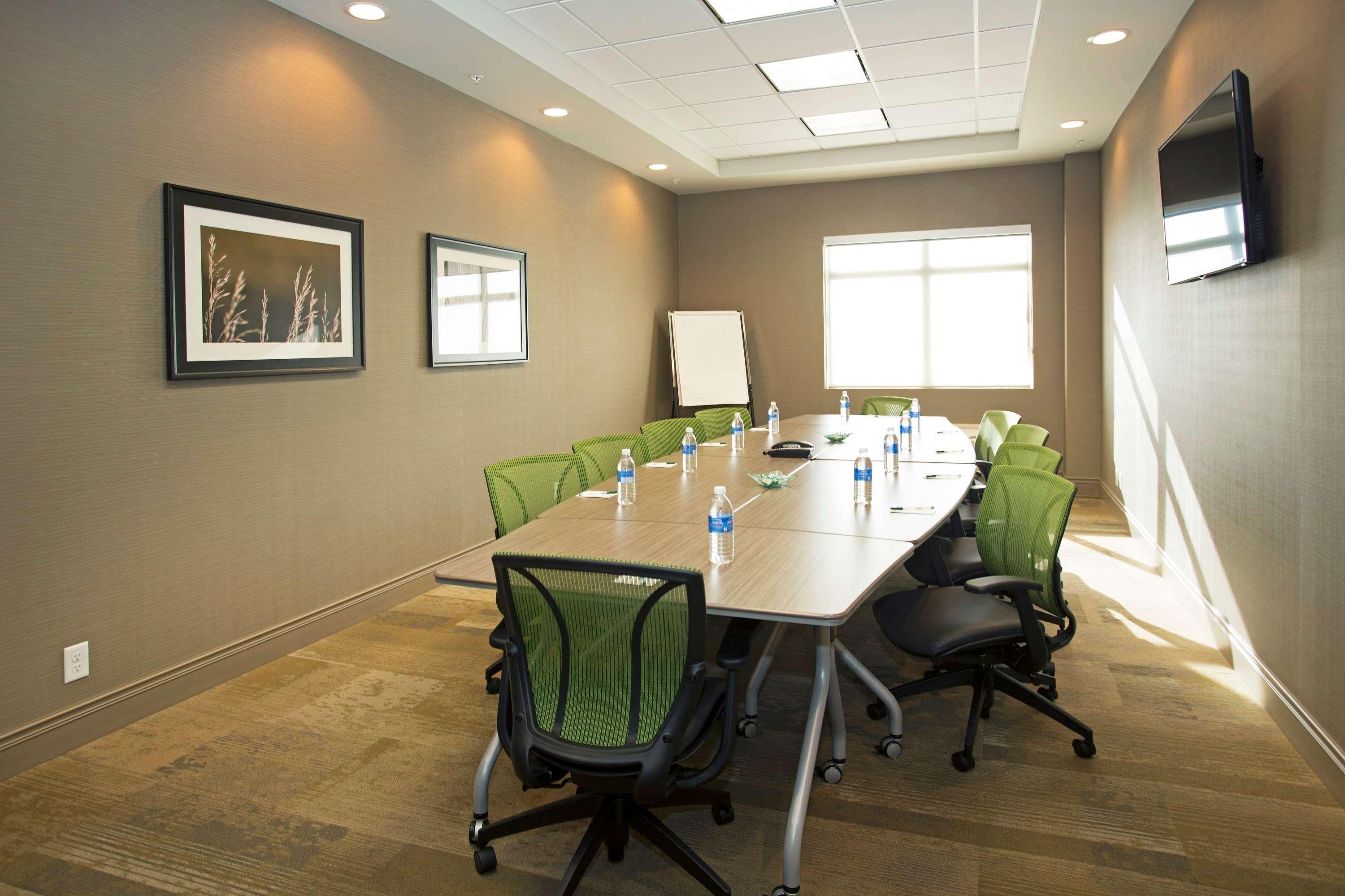 Wingate By Wyndham Calgary Airport Hotel Bagian luar foto