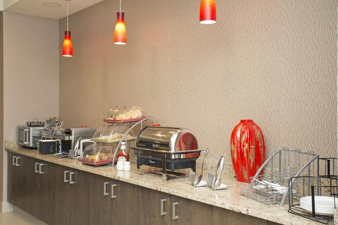 Wingate By Wyndham Calgary Airport Hotel Bagian luar foto