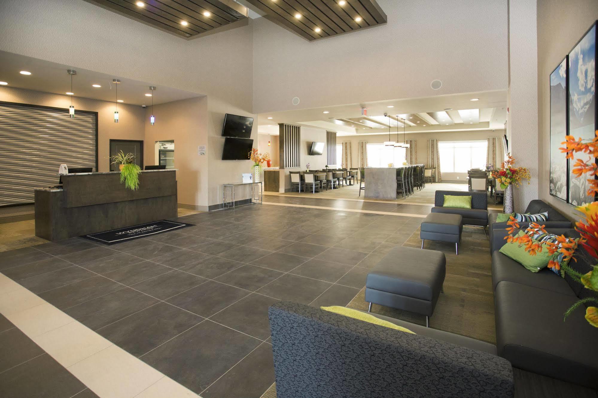 Wingate By Wyndham Calgary Airport Hotel Bagian luar foto